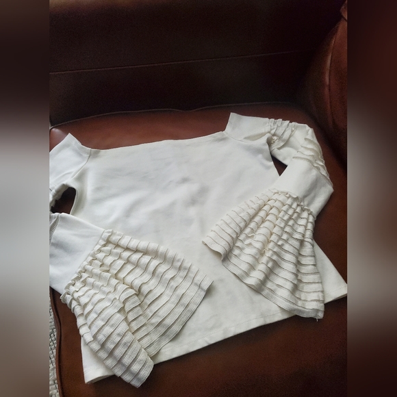 Alexis gryffin off-the-shoulder bell-sleeve knit top, white Size Large $286 - Picture 3 of 4